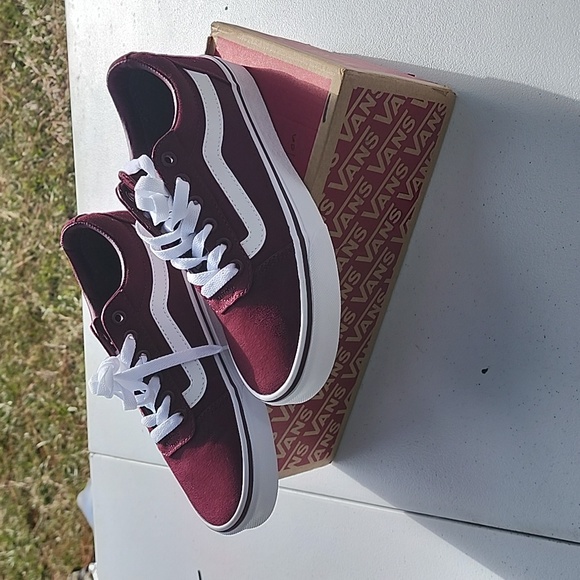 Vans - Picture 1 of 3